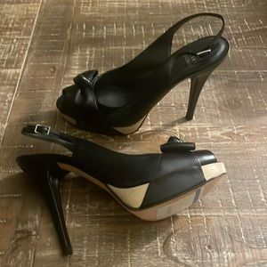 Gorgeous Stuart Weitzman black “Friller” platform slingbacks….9.5 M